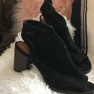 Ankle open boots